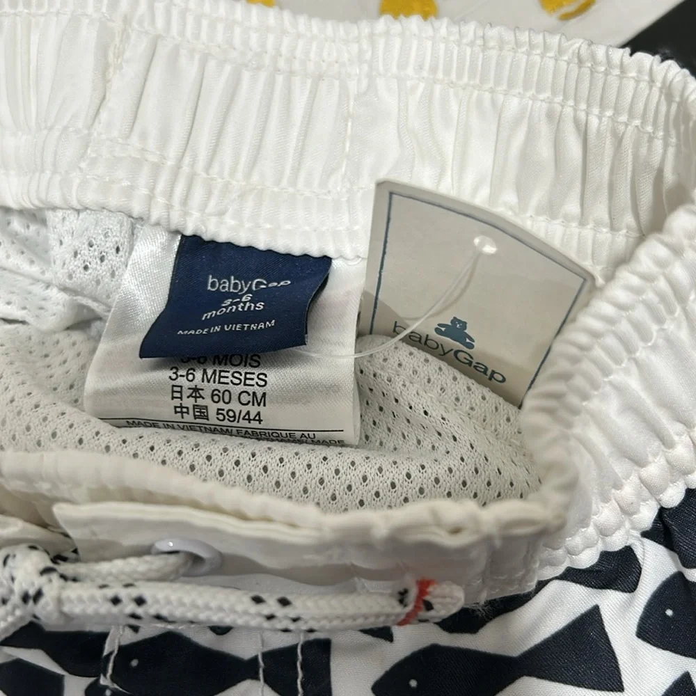 Baby Gap elastic waist boys shorts size 3-6 Months NWT